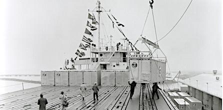 Первые морские контейнеры
